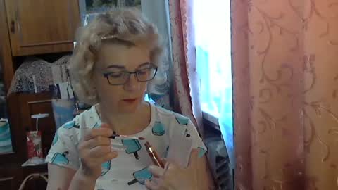 Snapshot of olivia_mia25 chatting on June 2026 07:43:01 AM Olivia Mia online show from June 2026 07:43:01 AM