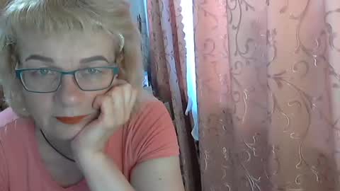 Snapshot of olivia_mia25 chatting on June 2026 07:33:01 AM Olivia Mia online show from June 2026 07:33:01 AM