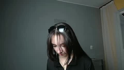 Olivia online show from March 2025 06:37:02 PM