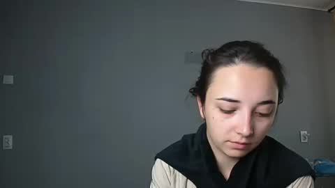 Olivia online show from September 2025 10:27:01 AM