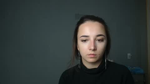 Olivia online show from September 2025 01:05:01 PM