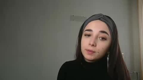 Olivia online show from February 2026 10:45:01 AM