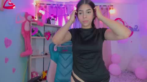 olivia_pretty_ online show from February 2025 06:41:01 PM