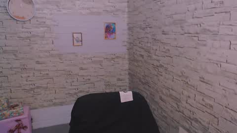 Olivia online show from December 2024 06:30:02 PM