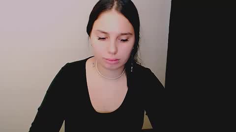 Olivia online show from September 2025 03:40:01 AM