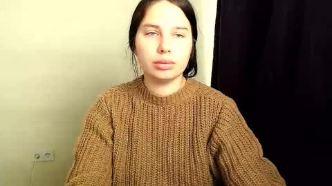 Olivia online show from October 2025 03:51:02 AM