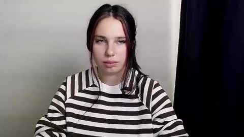 Olivia online show from October 2025 05:22:02 AM