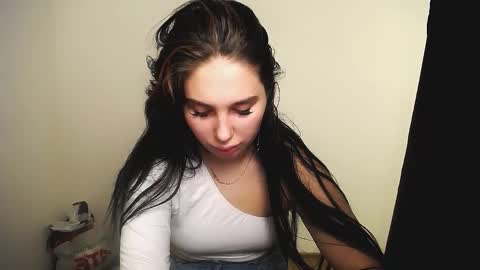 Olivia online show from November 2025 09:39:01 PM