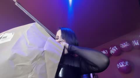   online show from February 2025 04:46:01 PM