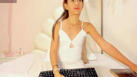 Snapshot of olivia_stevens_ chatting on February 2025 09:27:02 PM Olivia online show from February 2025 09:27:02 PM