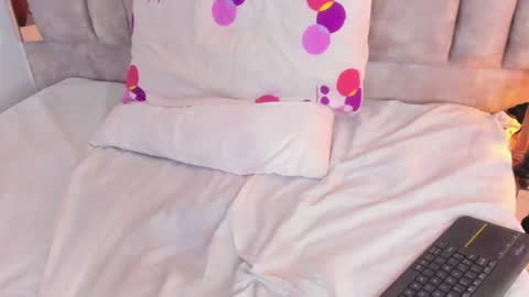 Snapshot of oliviaa_evans chatting on December 2024 08:11:02 AM Olivia Evangelista online show from December 2024 08:11:02 AM