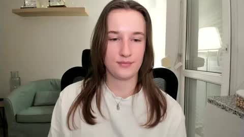 Snapshot of oliviaaa2003 chatting on December 2024 10:40:02 PM Oliwiaa2004 online show from December 2024 10:40:02 PM