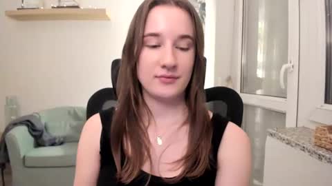 Snapshot of oliviaaa2003 chatting on February 2025 09:16:02 PM Oliwiaa2004 online show from February 2025 09:16:02 PM