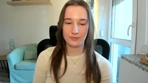 Snapshot of oliviaaa2003 chatting on March 2025 01:06:02 PM Oliwiaa2004 online show from March 2025 01:06:02 PM