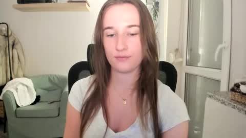 Snapshot of oliviaaa2003 chatting on December 2025 08:57:02 PM Oliwiaa2004 online show from December 2025 08:57:02 PM