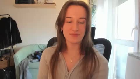 Snapshot of oliviaaa2003 chatting on March 2026 02:29:01 PM Oliwiaa2004 online show from March 2026 02:29:01 PM