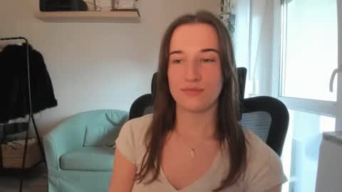 Snapshot of oliviaaa2003 chatting on April 2026 02:32:01 PM Oliwiaa2004 online show from April 2026 02:32:01 PM