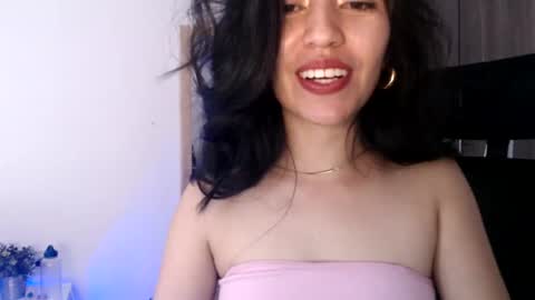 oliviaaa__ online show from December 2024 03:37:02 PM