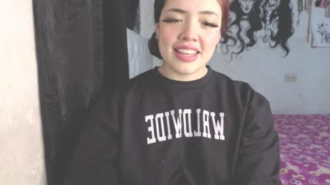 oliviabluee10 online show from November 2025 04:58:02 AM