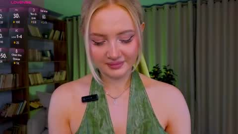 Snapshot of oliviabr0wn chatting on July 2026 10:08:02 AM Olivia online show from July 2026 10:08:02 AM