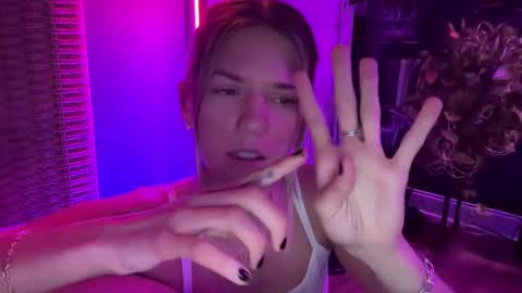 Olivia online show from January 2025 04:29:01 AM