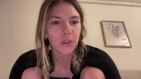 Olivia online show from February 2025 07:05:01 AM