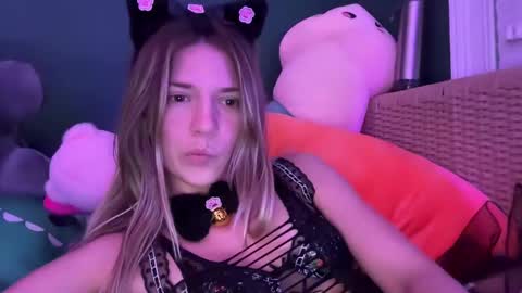 Olivia online show from March 2025 05:38:02 AM