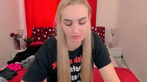 oliviaBeauty online show from December 2024 12:51:02 PM