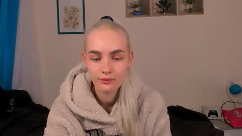 oliviaBeauty online show from April 2026 01:36:01 PM