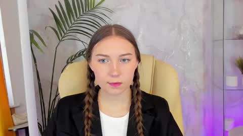 olivialangs online show from March 2026 11:06:01 AM