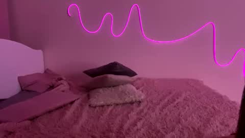 Olivia online show from December 2024 05:37:01 PM