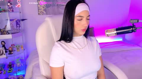 Olivia Mcneill  online show from December 2025 12:36:01 PM