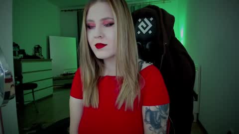 Snapshot of oliviamunk chatting on December 2024 03:33:02 AM . online show from December 2024 03:33:02 AM