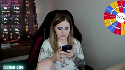 Snapshot of oliviamunk chatting on January 2025 07:17:01 AM . online show from January 2025 07:17:01 AM