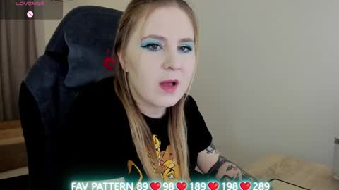 Snapshot of oliviamunk chatting on March 2025 04:45:01 AM . online show from March 2025 04:45:01 AM