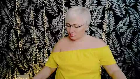 Snapshot of oliviaoskar_ chatting on April 2026 10:18:01 AM Kelly online show from April 2026 10:18:01 AM