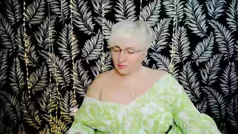 Snapshot of oliviaoskar_ chatting on May 2026 10:22:01 AM Kelly online show from May 2026 10:22:01 AM