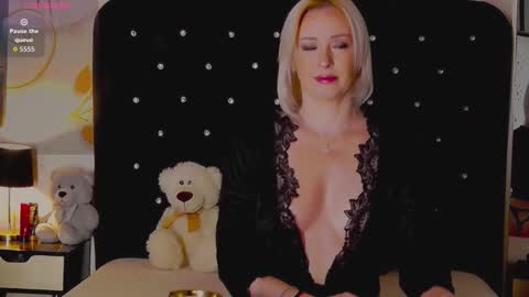 Olivia online show from March 2026 08:59:01 PM