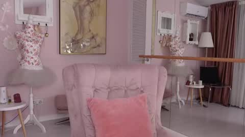 OliviaSway online show from September 2025 10:09:01 PM