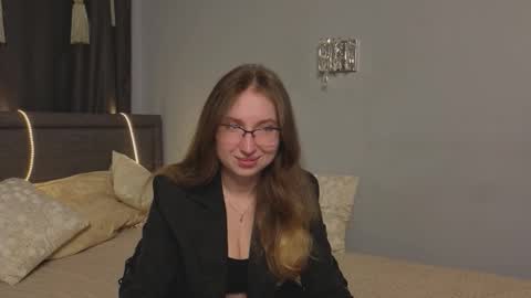 Kylie online show from September 2025 06:32:02 PM