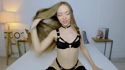 Snapshot of oliviawilsons chatting on December 2024 05:37:02 AM Olivia online show from December 2024 05:37:02 AM