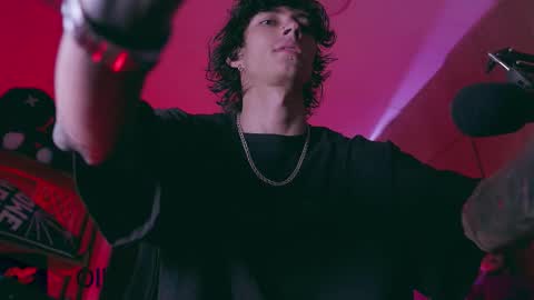     online show from November 2025 10:15:01 AM