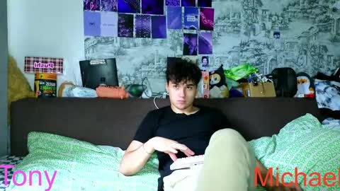 Snapshot of ololkd chatting on May 2026 07:38:02 AM Tony online show from May 2026 07:38:02 AM