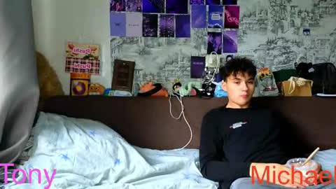 Snapshot of ololkd chatting on June 2026 07:22:02 AM Tony online show from June 2026 07:22:02 AM