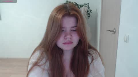 Snapshot of omellyoo chatting on April 2026 10:19:02 AM MellY online show from April 2026 10:19:02 AM