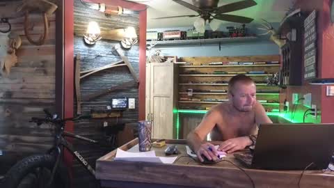 Snapshot of omfgy chatting on October 2025 09:04:01 PM Norm online show from October 2025 09:04:01 PM