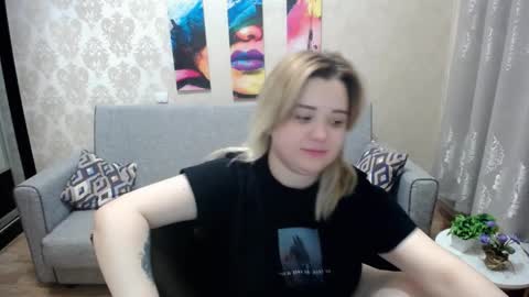 Snapshot of omg_itsperfect chatting on September 2025 12:54:02 AM Fina online show from September 2025 12:54:02 AM