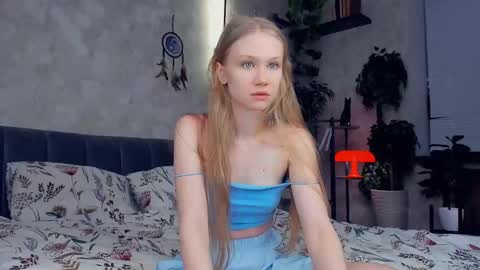 Ana online show from March 2025 07:23:01 PM