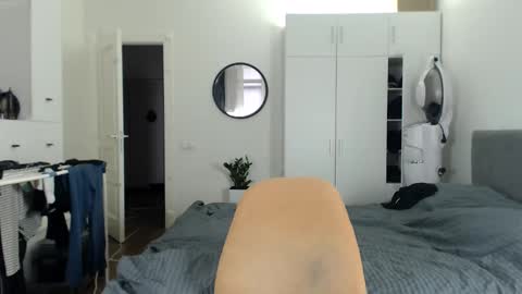 onebestlover online show from February 2026 12:26:01 PM