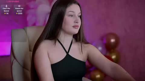 L A Y A online show from February 2025 08:00:01 PM